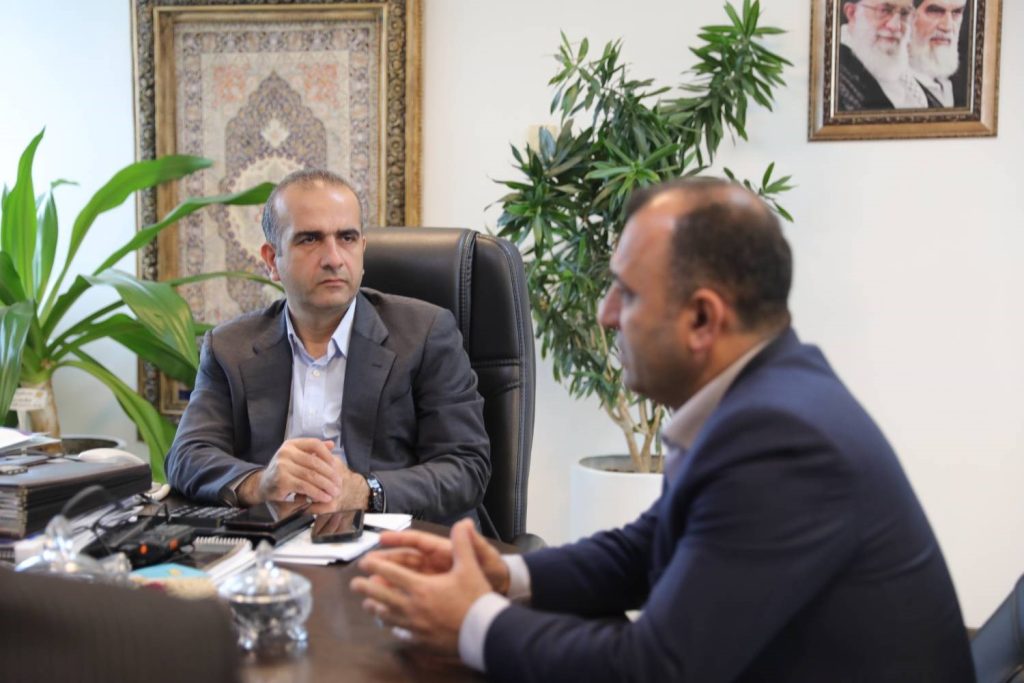 در راستای گسترش تعاملات و توسعه همکاریها، رحمت رحمت نژاد، مدیرکل راهآهن شمال ۲، با حضور در سازمان منطقه آزاد انزلی با مصطفی طاعتی مقدم، رئیس هیئت مدیره و مدیرعامل این سازمان، دیدار و گفتگو کرد.