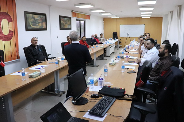 مدیریت اموراداري، منابع انساني و پشتيباني به درخواست مديريت پروژه مهندسي، ساخت و نصب عرشه ميدان گازي بلال به ‌منظور ارتقاء سطح دانش ایمنی، توسعه فرهنگ پیشگیری و توانمندسازی مدیران و سرپرستان، دوره آموزشی سه گانه تخصصی HSE را در يارد خرمشهر برگزار مي نمايد.