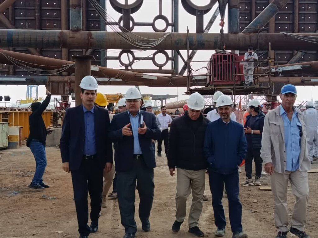 پیشرفت چشمگیر عملیات بارگیری جکت پروژه فرزاد «ب» در آستانه تکمیل