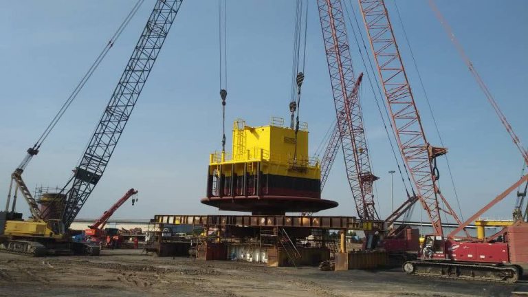 مونتاژ موفقیت‌آمیز دومین گوی شناور صادراتی جاسک در یارد خرمشهر