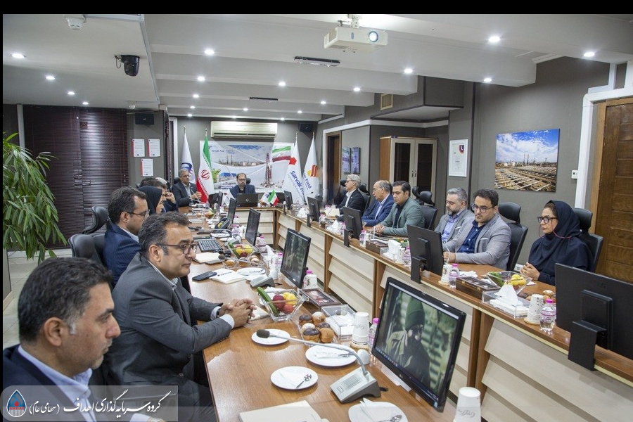 نشست رئیس هیأت مدیره گروه سرمایه‌گذاری اهداف با مدیران ارشد شرکت مهندسی و توسعه سروک آذر